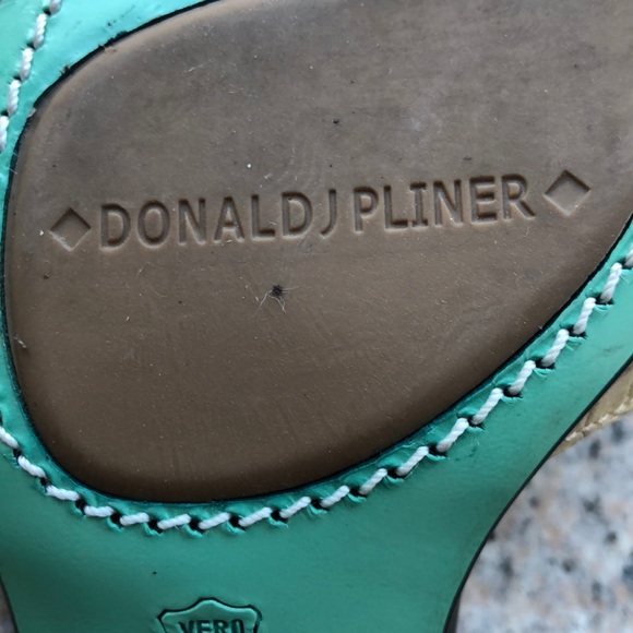 DONALD J. PLINER WOMENS SANDALS SIZE 5 M - Picture 9 of 11